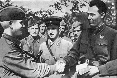 Солдаты ВОВ №32 - Политработник артиллерийских частей РККА, 1942 г.