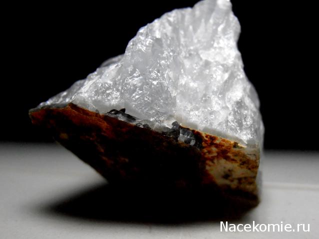 Минералы Сокровища Земли №29 - Халцедон