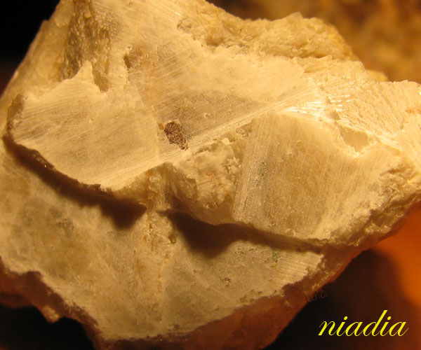 Минералы Сокровища Земли №26 - Волластонит