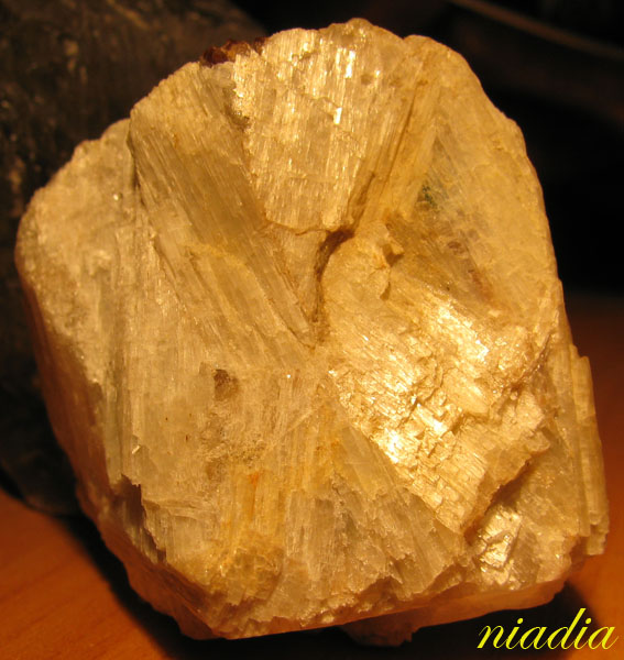 Минералы Сокровища Земли №26 - Волластонит