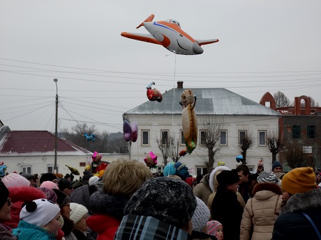 Куклы в народных костюмах – "Девчушки-болтушки"