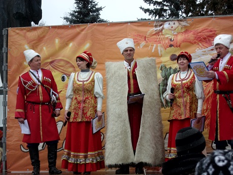 Куклы в народных костюмах – "Девчушки-болтушки"