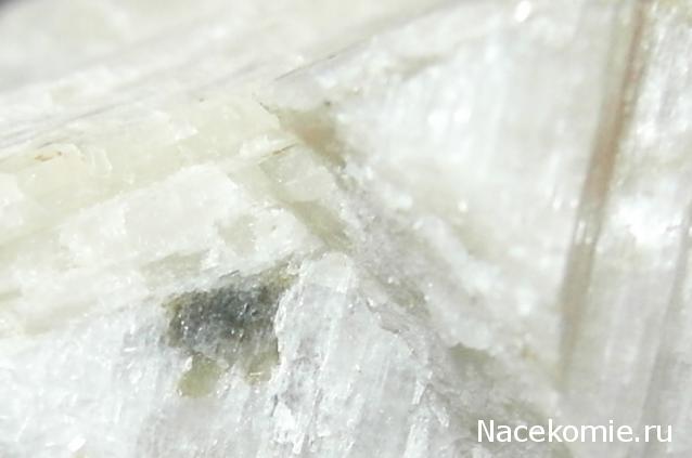 Минералы Сокровища Земли №26 - Волластонит