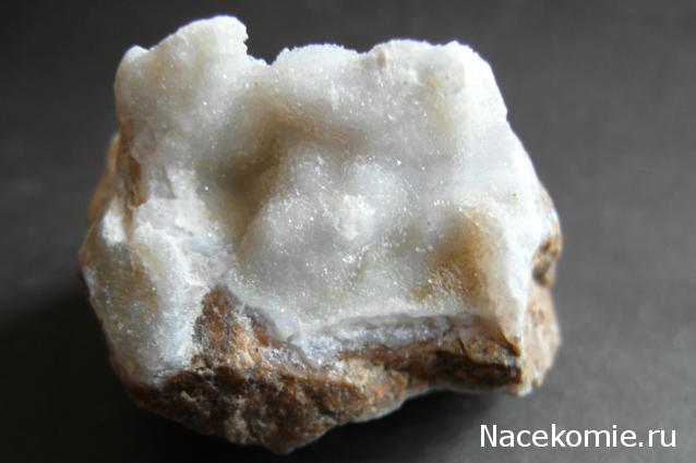 Минералы Сокровища Земли №29 - Халцедон