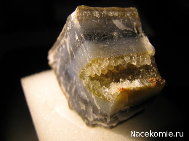 Минералы Сокровища Земли №29 - Халцедон