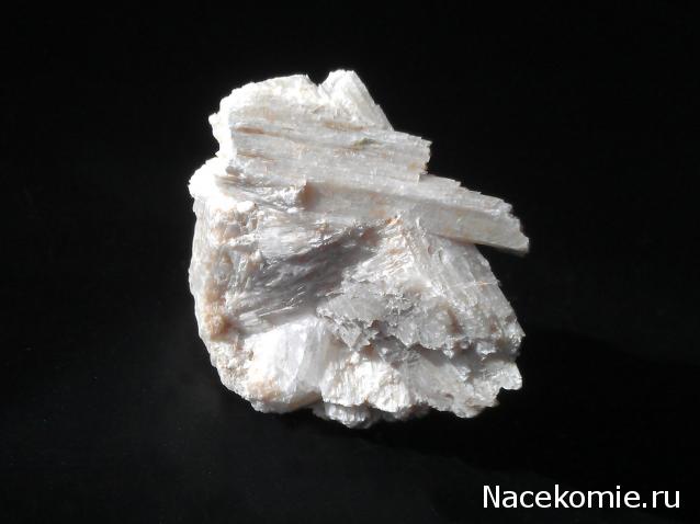 Минералы Сокровища Земли №26 - Волластонит