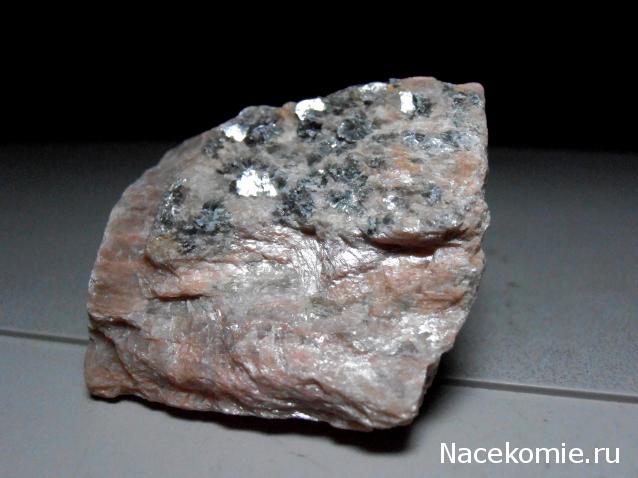 Минералы Сокровища Земли №31 - Ортоклаз