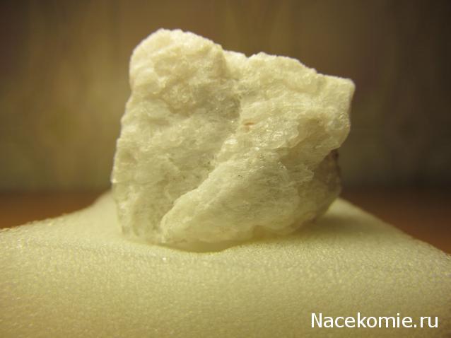 Минералы Сокровища Земли №13 - Альбит