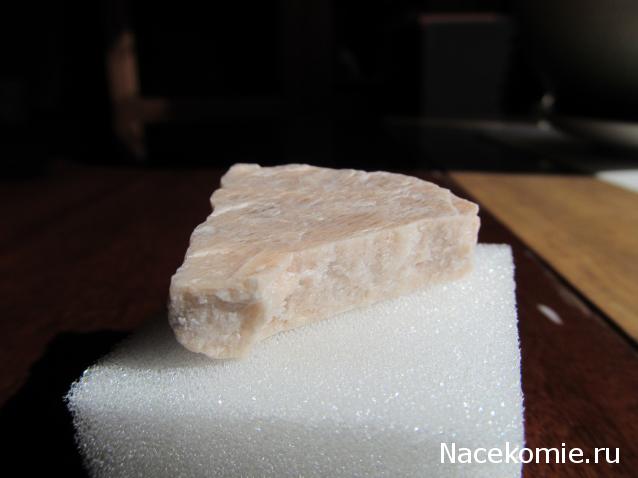 Минералы Сокровища Земли №31 - Ортоклаз