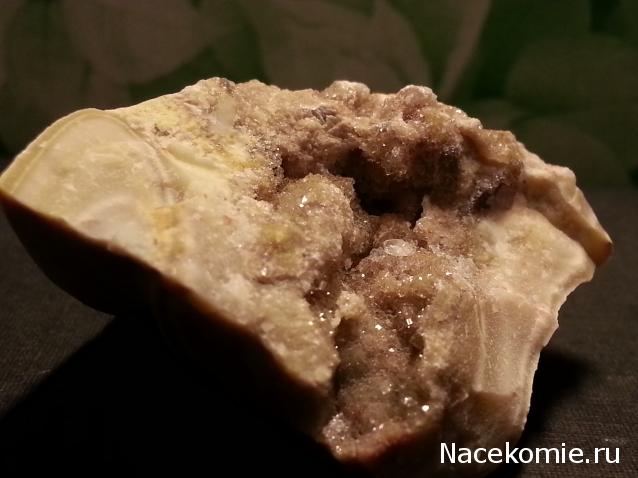 Минералы Сокровища Земли №29 - Халцедон