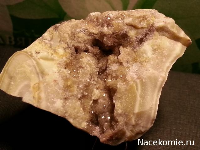 Минералы Сокровища Земли №29 - Халцедон