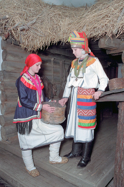 Куклы в народных костюмах №59 Кукла в мордовском летнем костюме