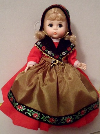 Куклы в этнических костюмах