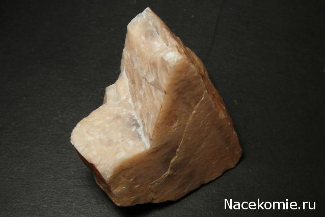 Минералы Сокровища Земли №31 - Ортоклаз