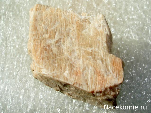 Минералы Сокровища Земли №31 - Ортоклаз