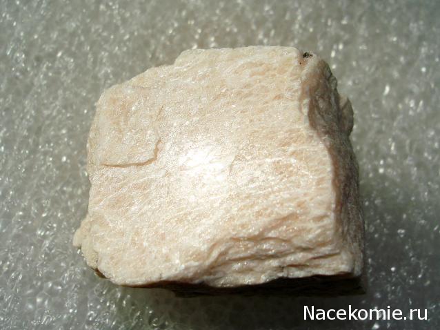 Минералы Сокровища Земли №31 - Ортоклаз