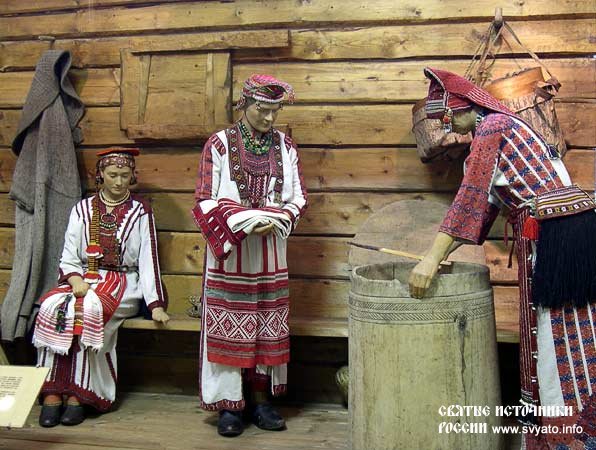 Куклы в народных костюмах №59 Кукла в мордовском летнем костюме ...