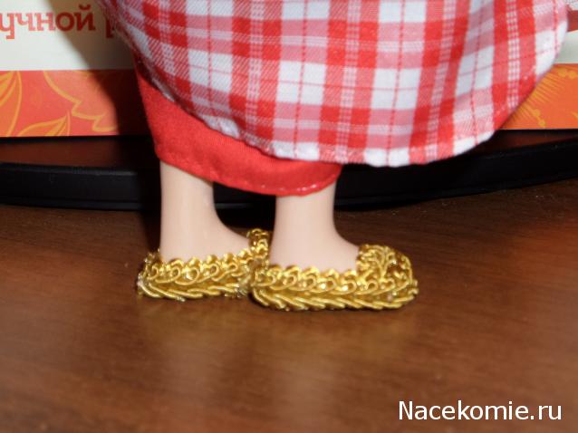 Куклы в народных костюмах №61 Кукла в жатвенном костюме Олонецкой губернии