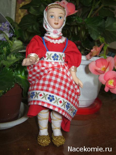 Куклы в народных костюмах №61 Кукла в жатвенном костюме Олонецкой губернии