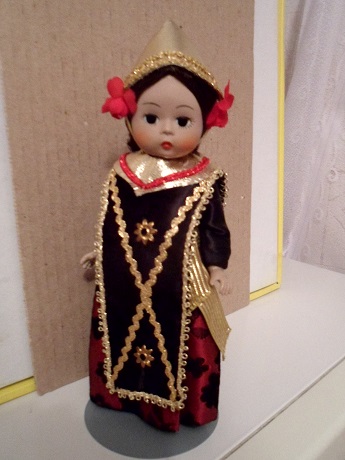 Куклы в этнических костюмах