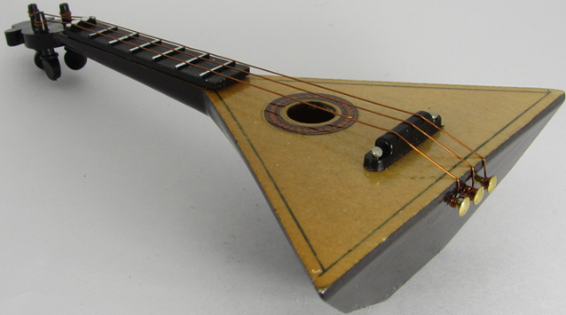 Музыкальные инструменты №10 - Балалайка