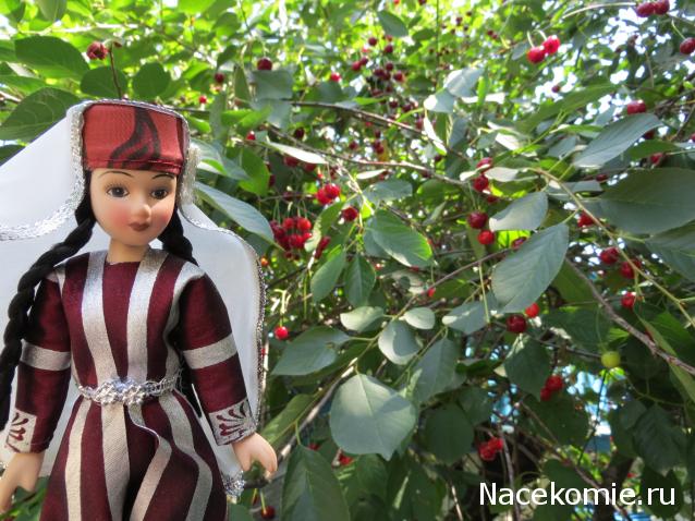 Куклы в народных костюмах №63 Кукла в праздничном костюме крымской татарки