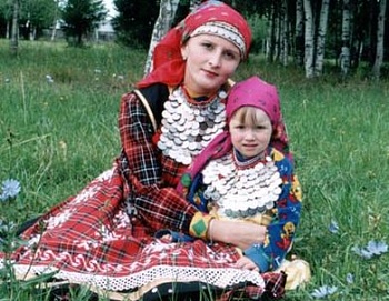 Куклы в народных костюмах №65 Кукла в удмуртском женском костюме ...