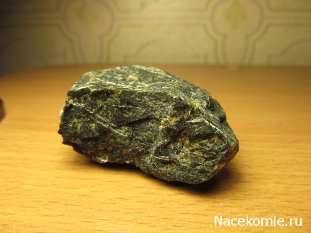 Минералы Сокровища Земли №48 - Серпентин