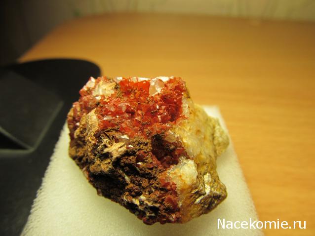 Минералы Сокровища Земли №53 - Красный кварц