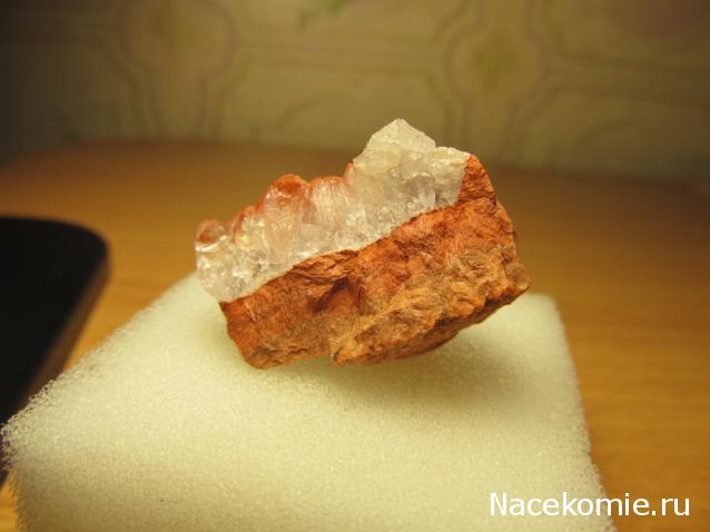 Минералы Сокровища Земли №53 - Красный кварц