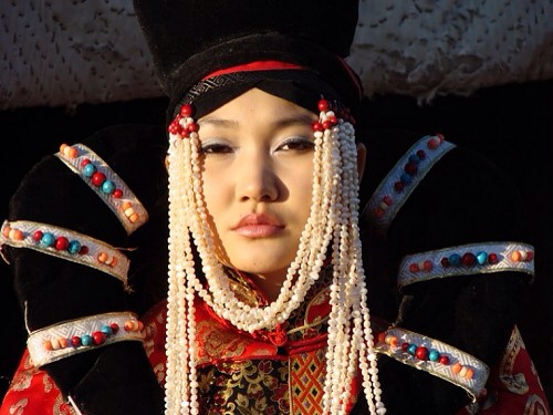 Куклы в народных костюмах №16 Кукла в монгольском праздничном костюме