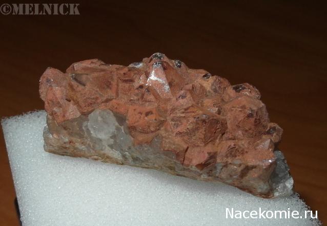 Минералы Сокровища Земли №53 - Красный кварц