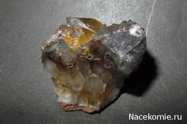 Минералы Сокровища Земли №53 - Красный кварц