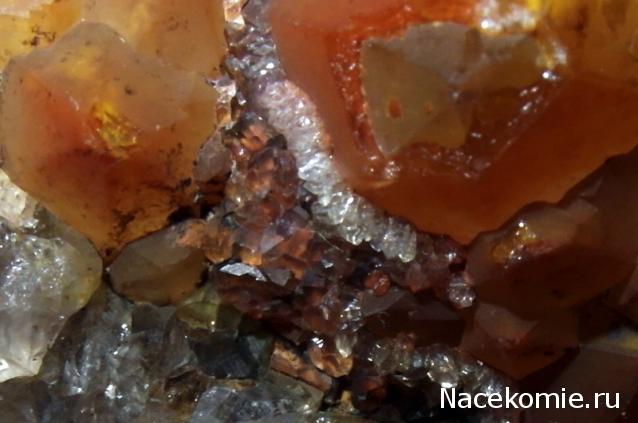 Минералы Сокровища Земли №53 - Красный кварц