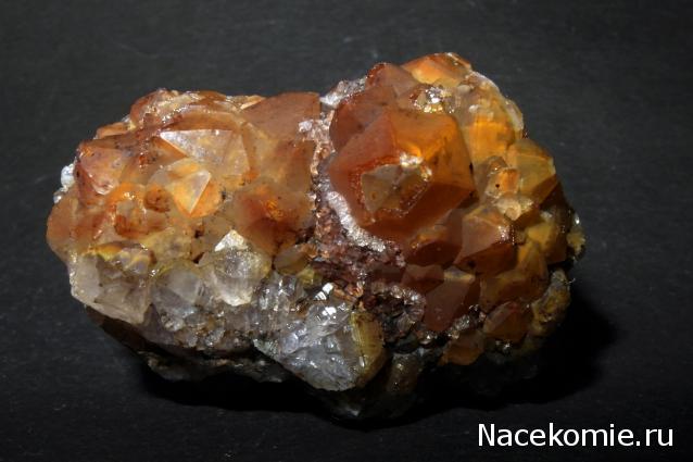 Минералы Сокровища Земли №53 - Красный кварц