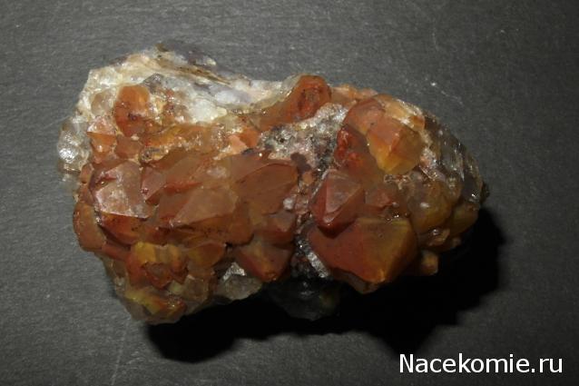 Минералы Сокровища Земли №53 - Красный кварц