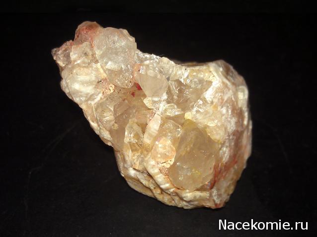 Минералы Сокровища Земли №53 - Красный кварц