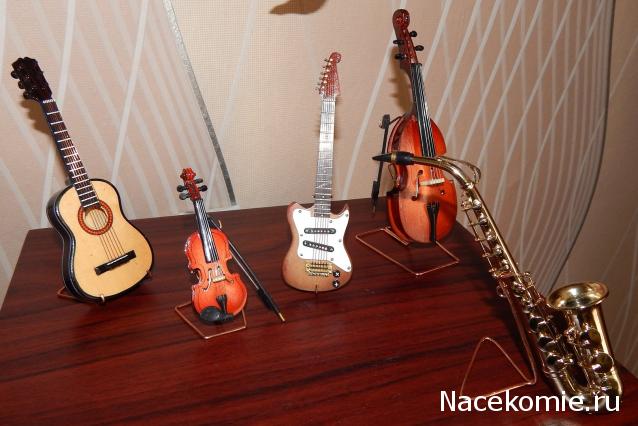 Стеллаж для хранения коллекции + подставки