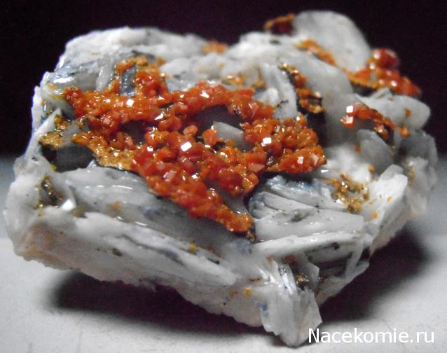 Минералы Сокровища Земли №59 - Ванадинит