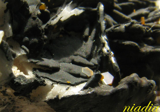 Минералы Сокровища Земли №59 - Ванадинит