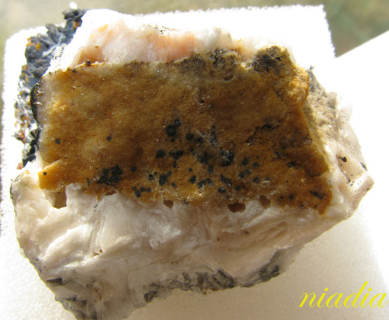 Минералы Сокровища Земли №59 - Ванадинит