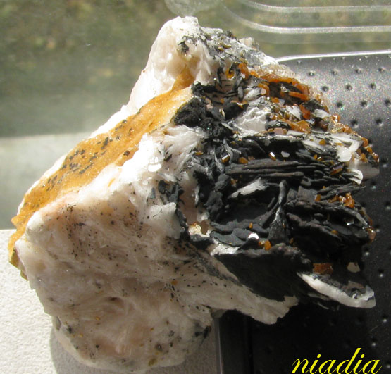 Минералы Сокровища Земли №59 - Ванадинит