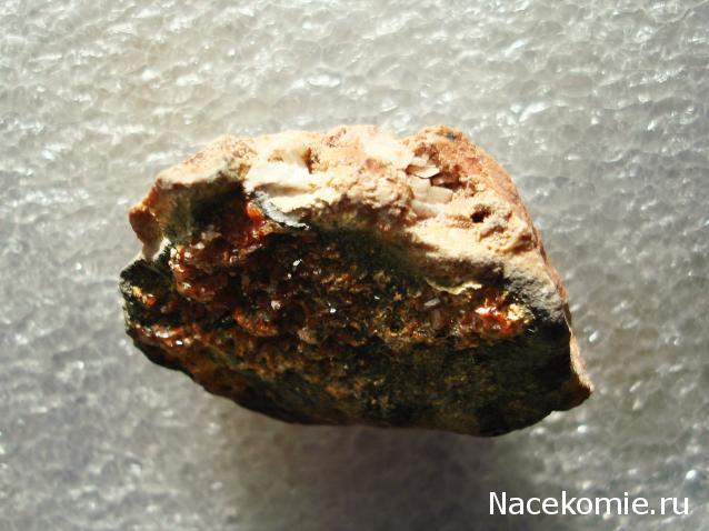 Минералы Сокровища Земли №59 - Ванадинит