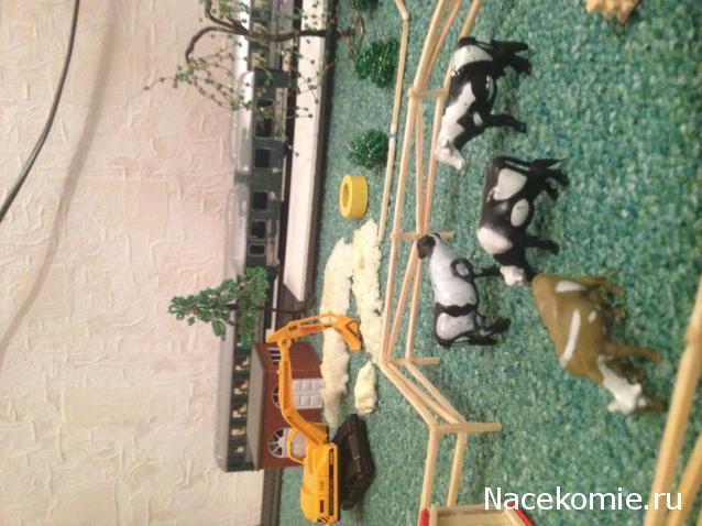 Железная Дорога в Миниатюре №4 – Половина деталей домика, электрическая лампа