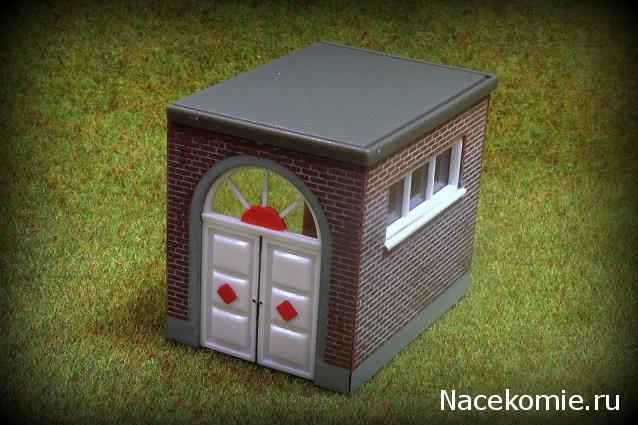 Железная Дорога в Миниатюре №4 – Половина деталей домика, электрическая лампа