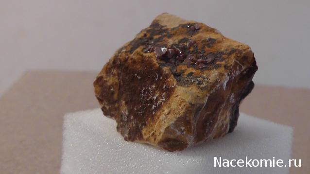 Минералы Сокровища Земли №59 - Ванадинит