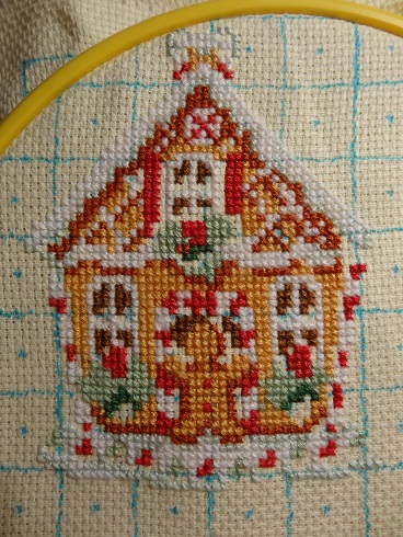 Совместный отшив Пряничного домика от Dimensions