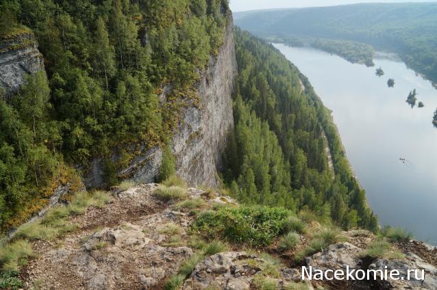 Куклы в народных костюмах №72 Кукла в девичьем костюме Коми