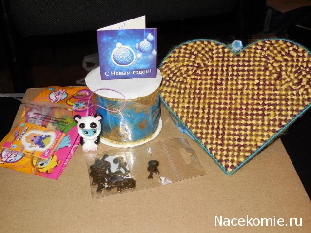 Новогодний вышивальный посткроссинг 2014