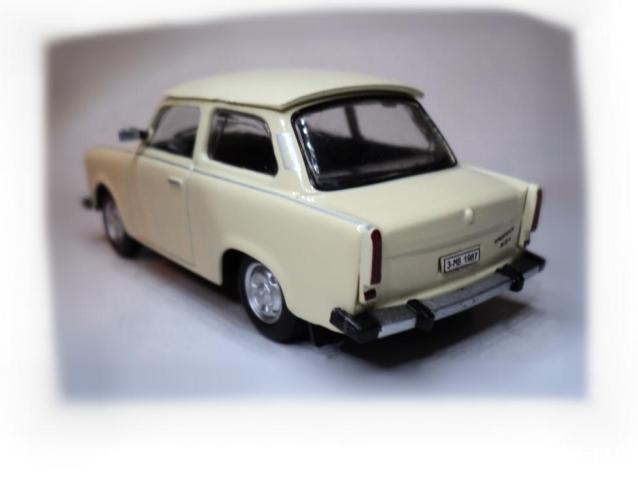 Автолегенды СССР и Соцстран №151 TRABANT Р601